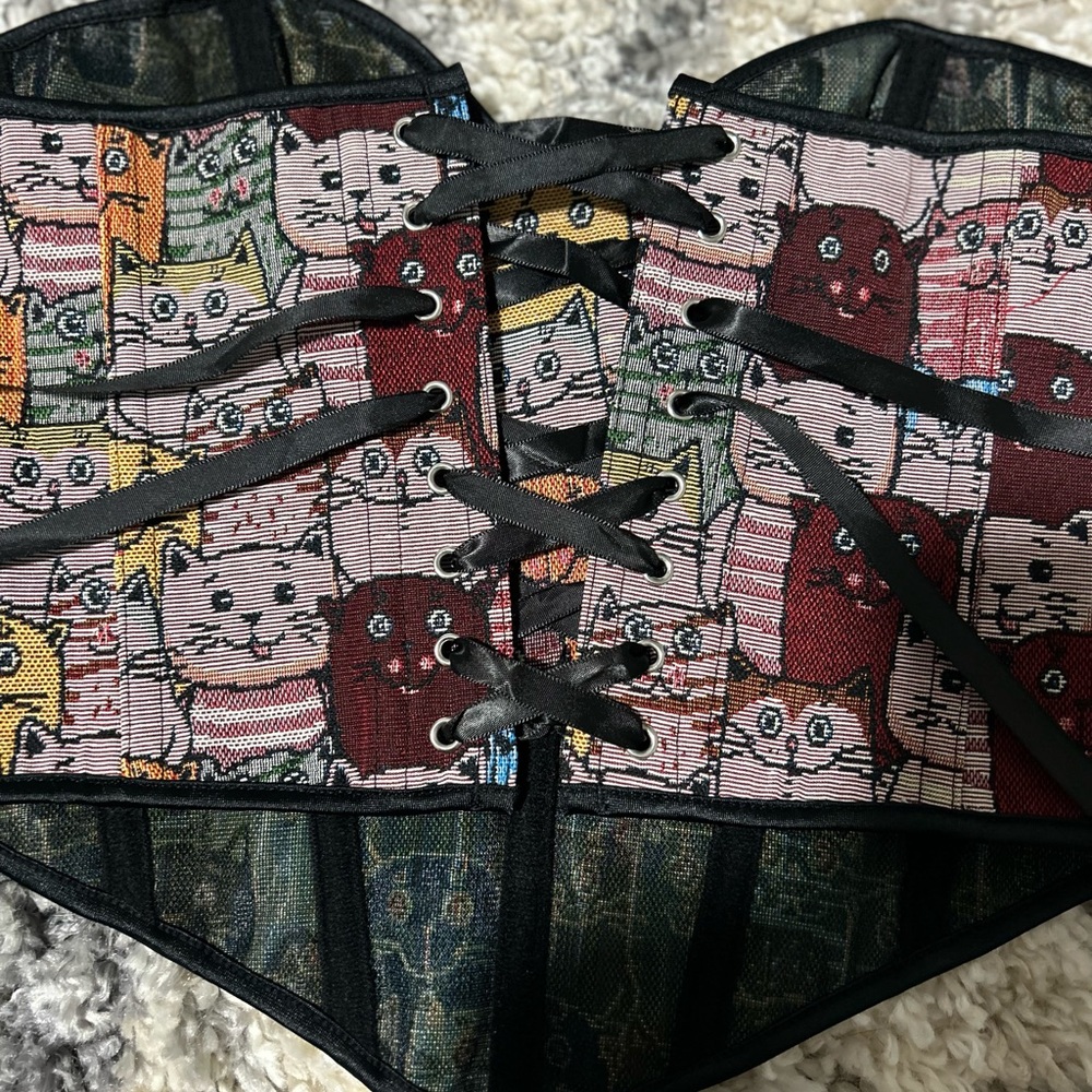 Gorgeous brand new Cat Tapestry Boned Corset top - Picture 10 of 10